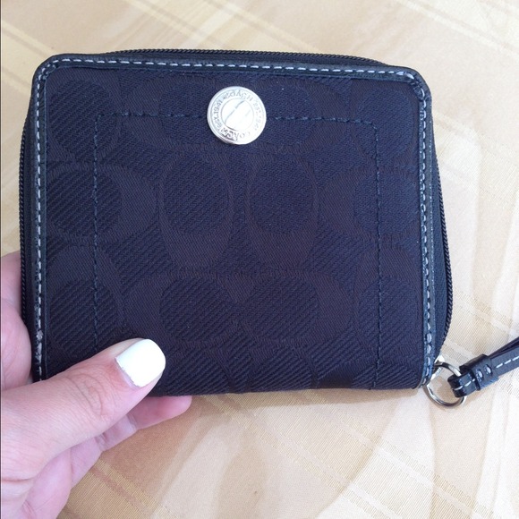 🚫Sold🚫Authentic Coach wallet