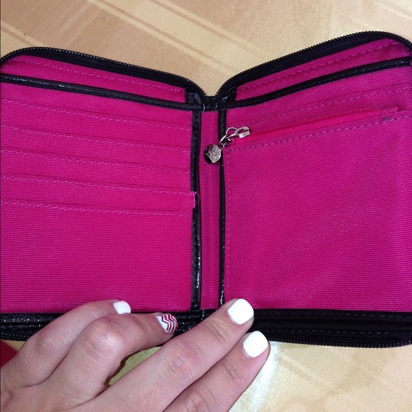 🚫Sold🚫Authentic Coach wallet - Picture 3 of 4