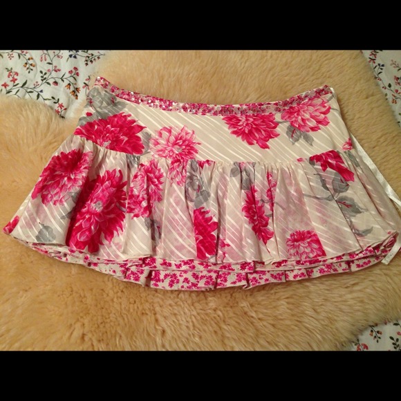 Abercrombie & Fitch Dresses & Skirts - Abercrombie & Fitch silk mini-skirt.