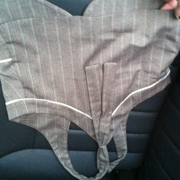 Emphasis Vest - Picture 3 of 3