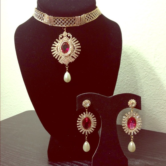 Gold necklace+earrings