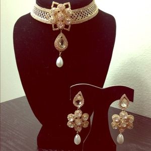 Gold necklace+earrings