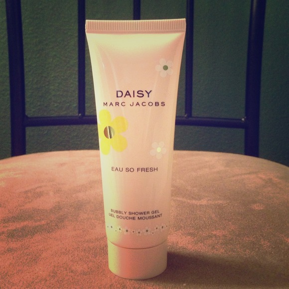 New: Marc Jacobs Daisy Shower Gel!!