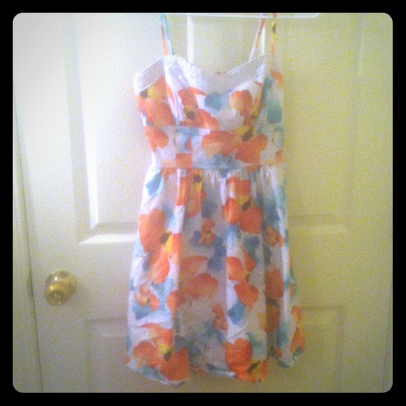 Cute floral printed dress!:)