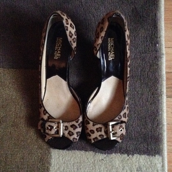 🌟⛔️SOLD⛔️!🌟 Michael Kors peep toe wedges