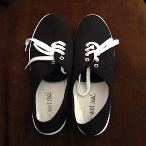 NEW black shoes