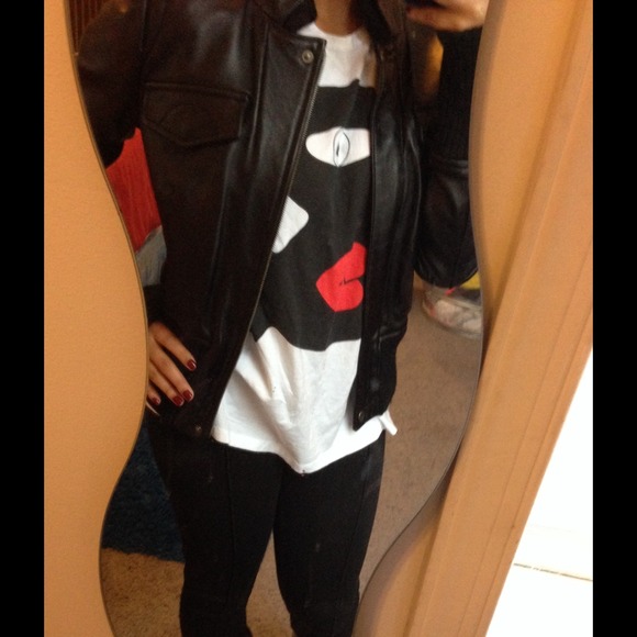 Leather jacket - Picture 3 of 3