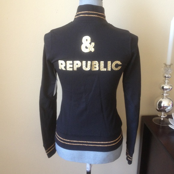 Rock & Republic zip down - Picture 2 of 2
