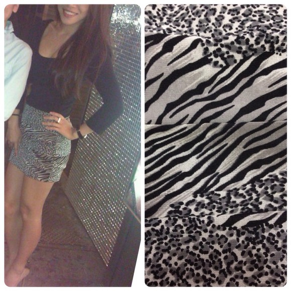 Animal print short skirt