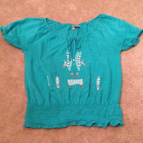 Gorgeous crop top colored peasant blouse