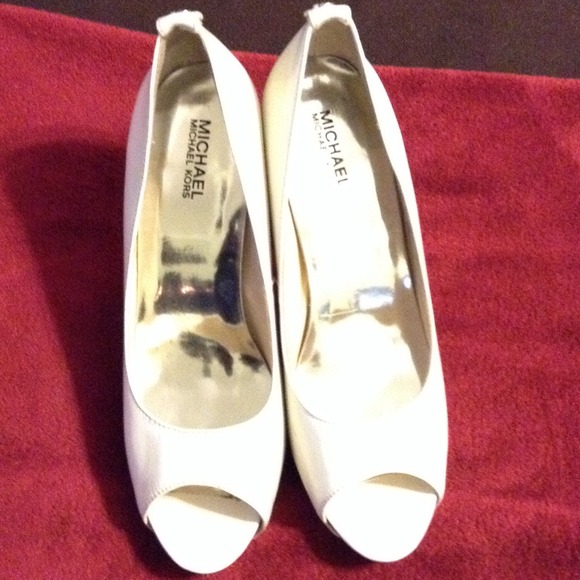 🌟⛔️SOLD⛔️🌟Michael Kors peep toe stilettos.