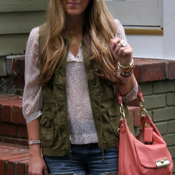 SOLD!! Sheer floral 3/4 length top