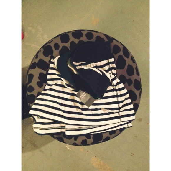 Highwaisted Super Comfy Shorts - Picture 2 of 2