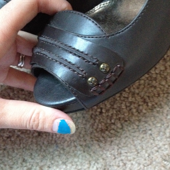 SOLD ON VINTED. Simply Vera brown sling back heels - Picture 2 of 4