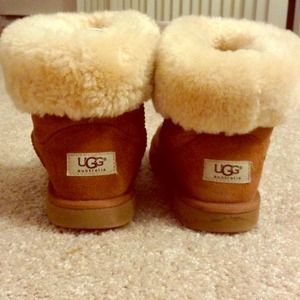 UGG Classic short boot