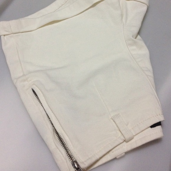 Top + Bottom (BUNDLE) - Picture 2 of 4