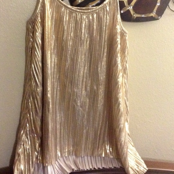 **SOLD** Cute pleated gold top NWOT - Picture 4 of 4