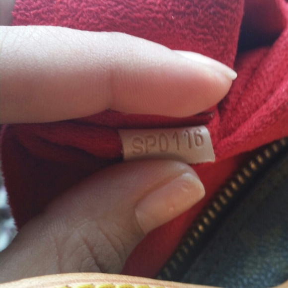 Louis Vuitton croissant!! - Picture 4 of 4