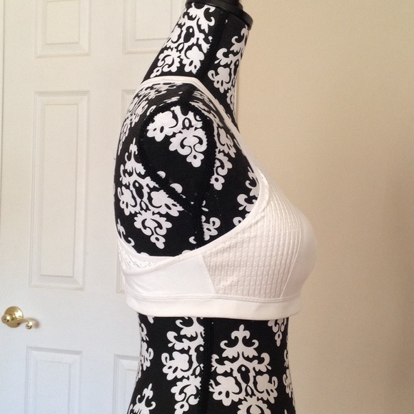 💔SOLD💔NWOT Victoria's Secret VSX Sport Bra - Picture 3 of 3