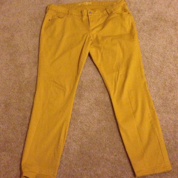 BUNDLE - white and yellow skinny jeans