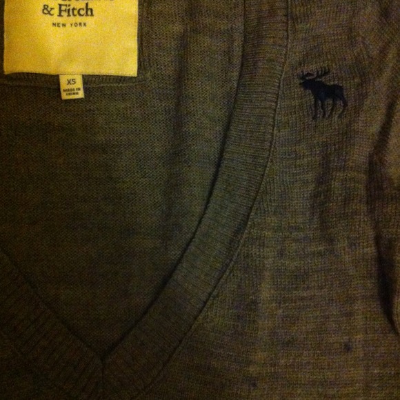 ❌Traded❌Grey Abercrombie Sweater - Picture 3 of 4