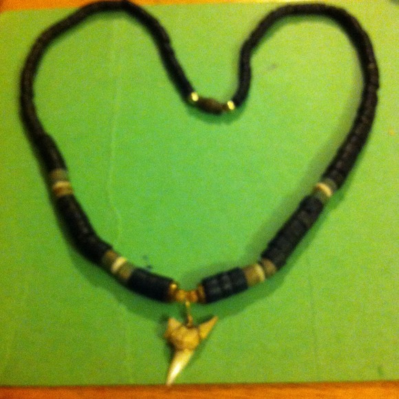 Tooth neckless - Picture 2 of 2