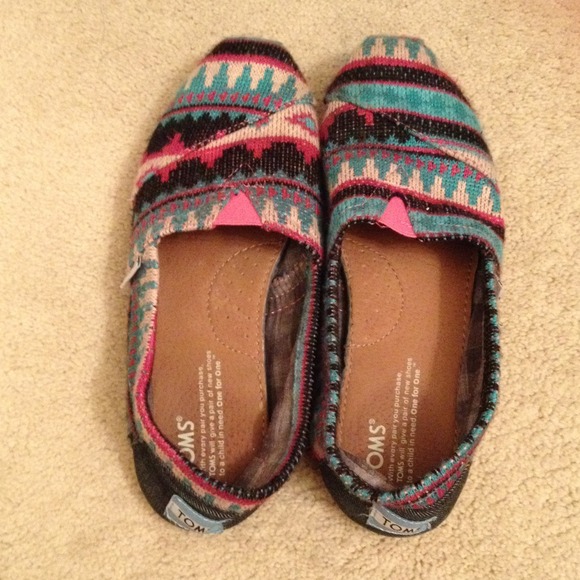 toms tribal shoes