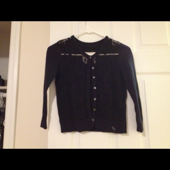 Mid sleeve black cardigan