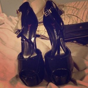 ❤❤ADORABLE T-Strap JustFabulous heels❤❤