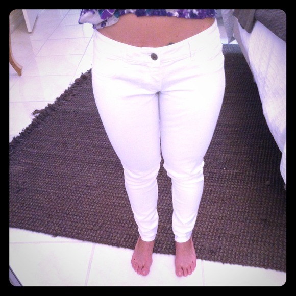 SOLD White skinny jeans