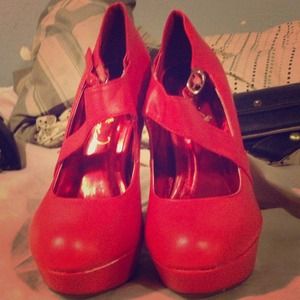 👑🎀PRIVILEGED CANDY APPLE RED HEELS🎀👑