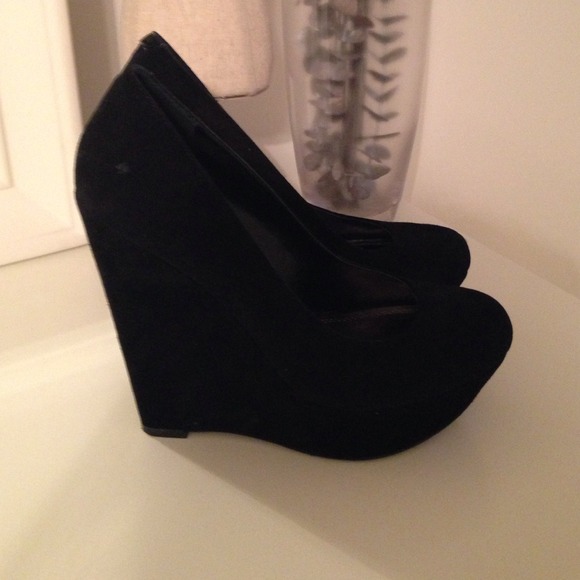 Baker Wedges Heels - Picture 2 of 2