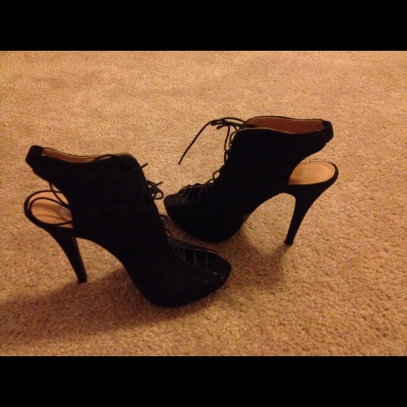H&M laced suede  peep toe sandal