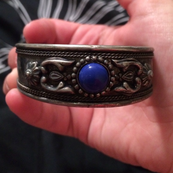 Bundle with black and white shirt