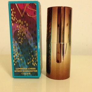 VICTORIA SECRET MAKEUP CHEEK FACE HIGHLIGHTER