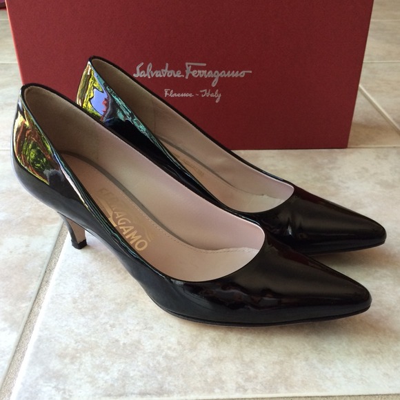 SALVATORE FERRAGAMO | Dalia Black Patent Heels 6 - Picture 3 of 8