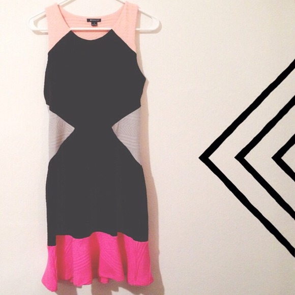 I heart Ronson Dresses & Skirts - ❌❌SOLD in bundle❌❌NWOT color block dress