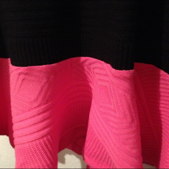 ❌❌SOLD in bundle❌❌NWOT color block dress - Picture 3 of 4