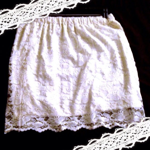 ✳Cute Lace Skirt✳