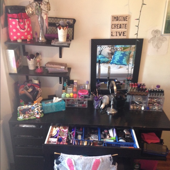 ❗MEET YOUR SELLER😊💋❗ - Picture 3 of 4