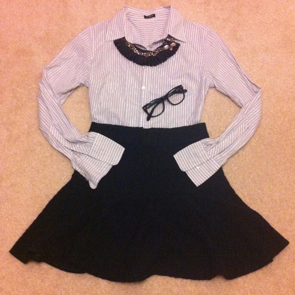 ❄J.Crew Stripe Button down shirt❄ - Picture 2 of 4