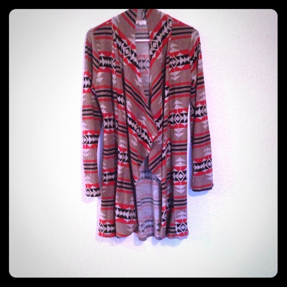 SOLD IN BUNDLE/Tribal Aztec Wrap Sweater