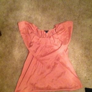 Cute peach colored top!