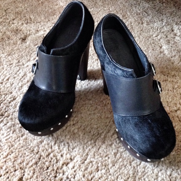 💋 UGG booties heels - Picture 3 of 3