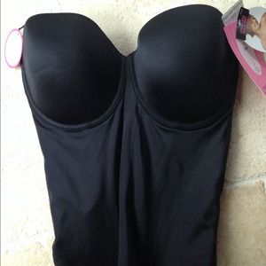 Maidenform 34D strapless Custom Lift Longline BLK