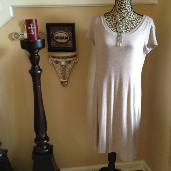 DREW t-shirt dress khaki in color Size M. (NWT) - Picture 2 of 4