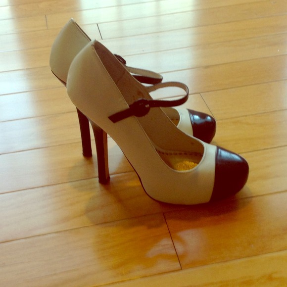 SOLD BUNDLED-Bebe high heel Mary Jane shoes