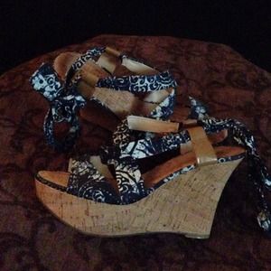 **Sold***👡👠👢👍