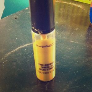 Mac Pro Longwear Concealer nc35