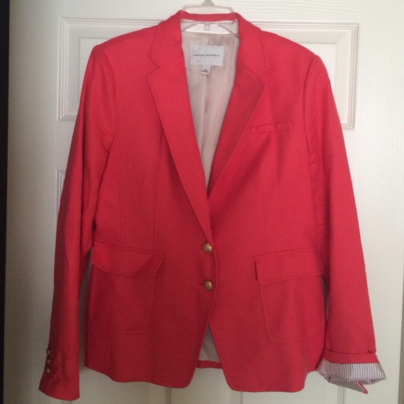 SOLD Banana Republic Coral blazer size 14